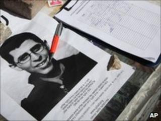 A petition for the release of Sgt Shalit outside the PM's residence in Jerusalem, 24 June