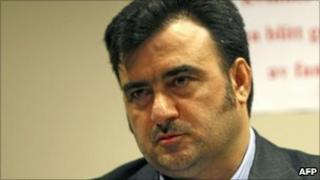 Farzad Farhangian announces his defection in Oslo, Norway - 14 Sept 2010