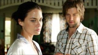 Liam Murphy (Axle Whitehead) and Martha Mackenzie (Jodi Gordon)