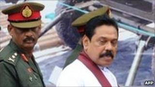 President Rajapaksa (r) with then Gen Fonseka