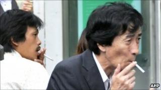 Smokers in Tokyo