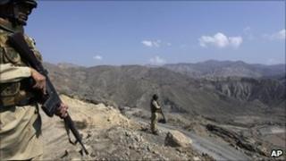 Pakistani paramilitary troops take position on a hilltop post in Khajore Kut, a tribal area in South Waziristan (file photo)