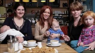 Natasha Hamilton and mothers at Oomoo café
