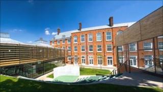 Elm Court School in Lambeth, refurbished under BSF (image: www.clivesherlock.com)