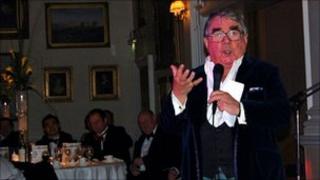 Ronnie Corbett entertaining guests at the Golf Marathon gala dinner
