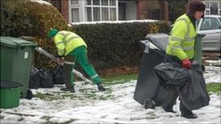 Bin men in St Albans January 2010
