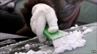 De-icing a car windscreen
