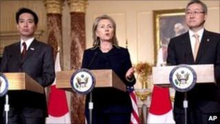 From left to right: Japanese Foreign Minister Seiji Maehara, US Secretary of State Hillary Clinton and South Korean Foreign Minister Kim Sung-hwan in Washington