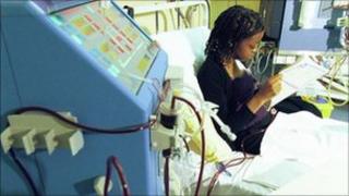 Dialysis machine