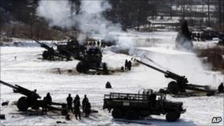 South Korean troops conduct military drills in Chulwon, near the DMZ (3 Jan 2011)