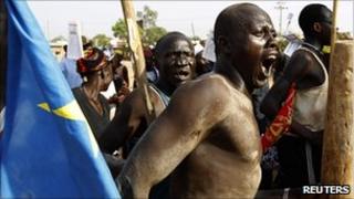 Southern Sudanese men rally for independence in Juba, 07/01