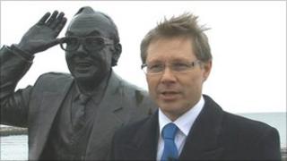 David Morris MP and Eric Morecambe statue