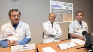 Doctors Dominique Valeyre, Carpentier Emmanuel Martinod at the Avicenne hospital in Bobigny, Paris, 3 March 2011