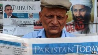 Pakistani man reads news of Bin Laden's death in paper
