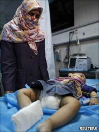 Baby Hanin in hospital in Tripoli, Libya (6 June 2011)