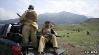 Pakistani soldiers in Kurram tribal region (11 July 2011)