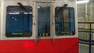 Generic District Line train