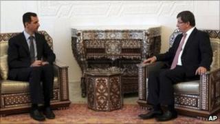 Bashar al-Assad meets Ahmet Davutoglu in Damascus (9 August 2011)