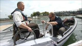 Wheelyboat on Farmoor Reservoir