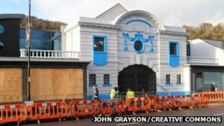 Risca Palace facade - courtesy John Grayson/Creative Commons