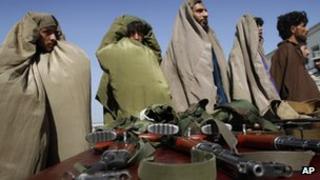 Arrested Taliban suspects in Jalalabad, Nangarhar province (July 2011)