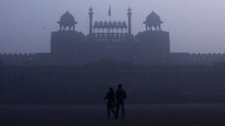 Delhi's Red Fort covered in dense fog on 3 January 2012