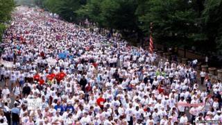Thousands of people race for the cure