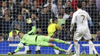 Ronaldo's penalty is saved by Neuer