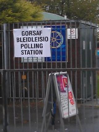 Gorsaf bleidleisio