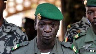 Malian coup leader Capt Amadou Sanogo address troops on 3 April 2012