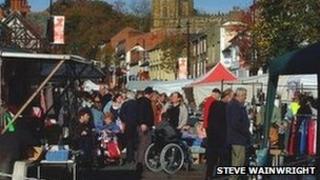 Diwrnod marchnad yn Yr Wyddgrug