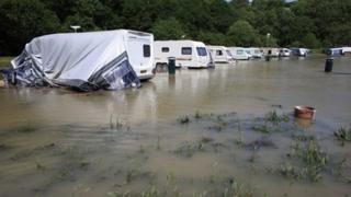 Maes Carafanau Riverside yn Llandere, Ceredigion