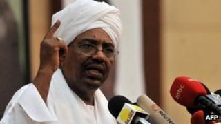 Sudanese President Omar al-Bashir addresses Sudanese students at the Friendship Hall conference centre in Khartoum, 24 June 2012