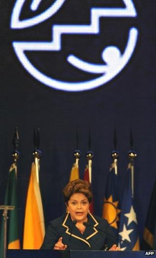 Dilma Rousseff speaking in Rio