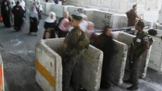 Qalandiya checkpoint at Ramallah, file pic
