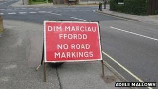 Bilingual road sign in Hampshire