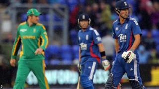 Alastair Cook capten Lloegr
