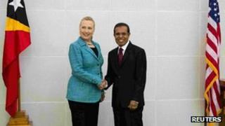 US Secretary of State Hillary Clinton shakes hands with East Timor's President Taur Matan Ruak at the Presidential Palace in Dili, 6 September, 2012