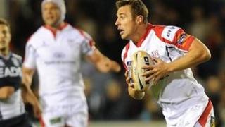 Fe wnaeth Tommy Bowe sgorio dau gais
