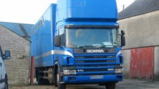Horse box