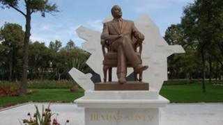 Heydar Aliyev's statue in Mexico City