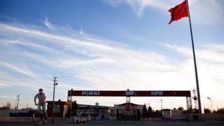 Akcakale border crossing