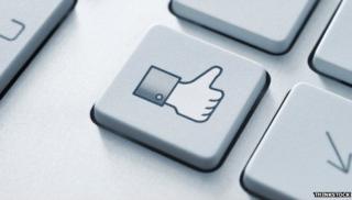Thumbs up symbol on a keyboard