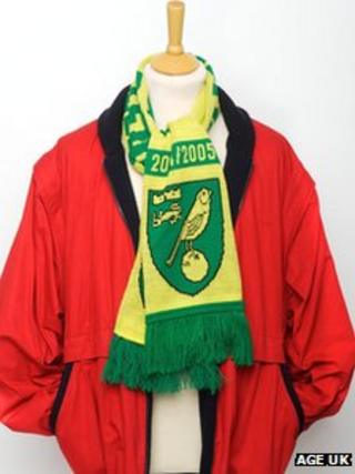 Stephen Fry's scarf donated to Age UK