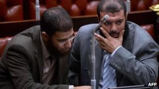 Constituent assembly members discuss draft constitution, Cairo (29 Nov)