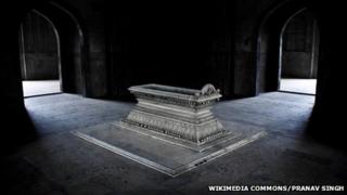 Safdarjang's Tomb in Delhi taken by Pranav Singh that won the world's largest online photo contest