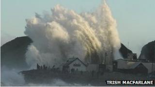 Waves at Stonehaven
