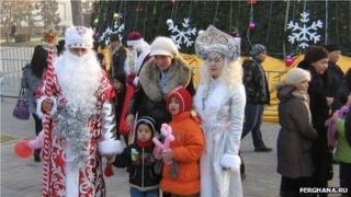 Grandfather Frost and Snow Maiden in Tashkent, 2011