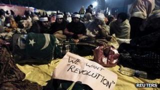 Supporters of Muhammad Tahirul Qadri attend a protest in Islamabad, Pakistan, 14 January 2013
