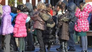 Plant mewn ysgol